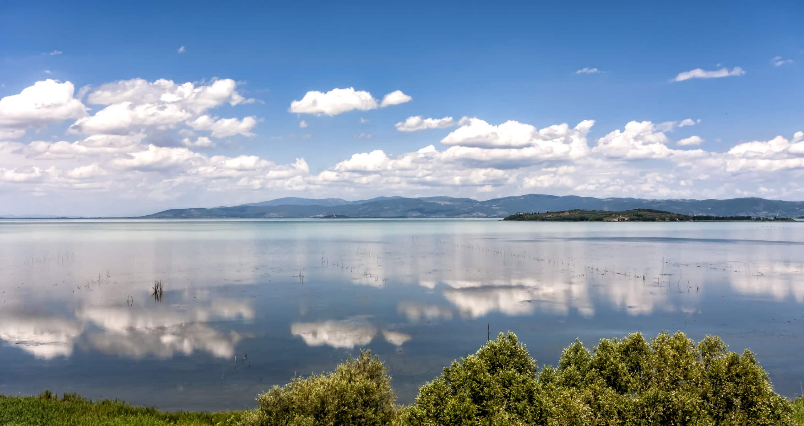 Dipping a Toe into Umbria's Lake Trasimeno - Dream of Italy